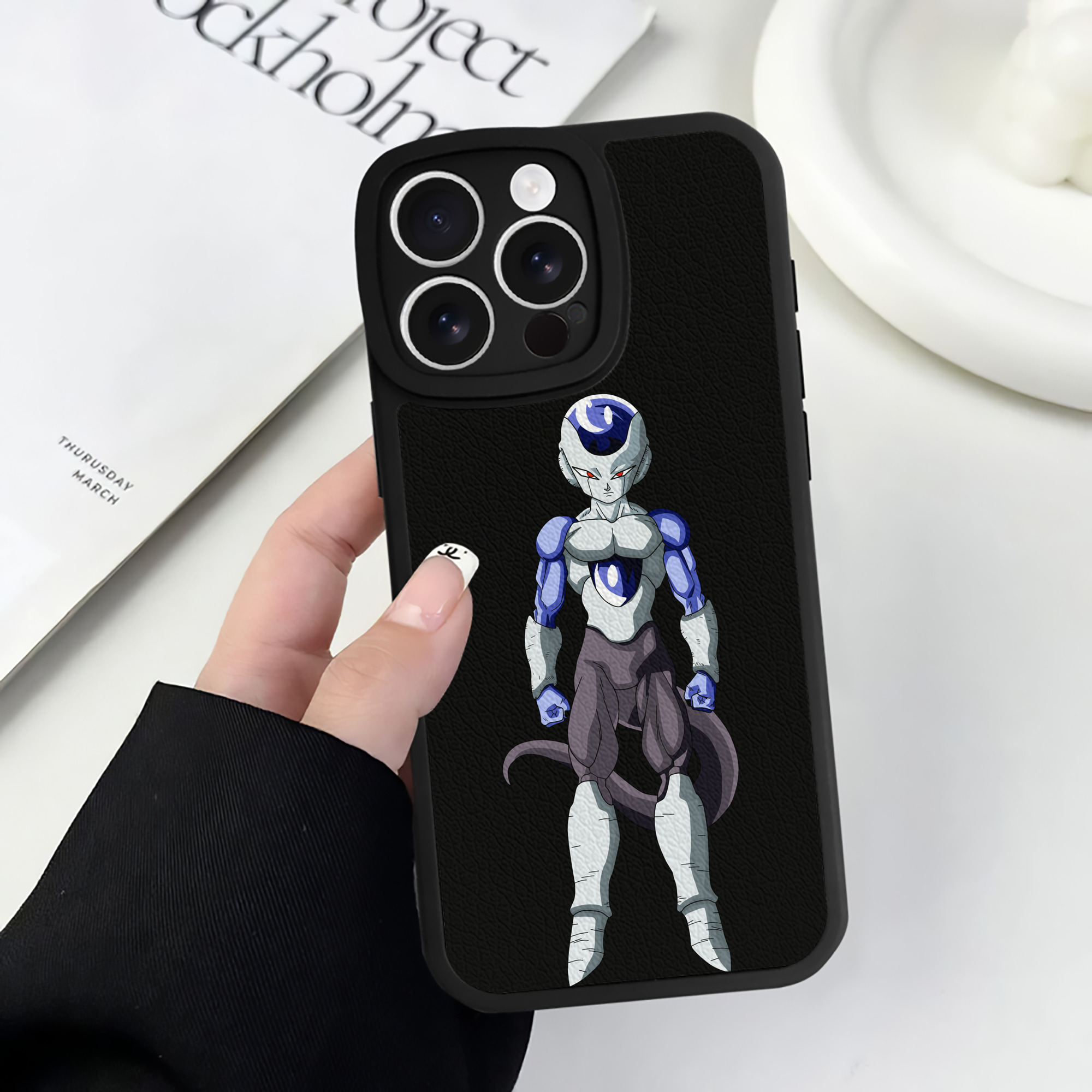 （画像用） ドラゴンボール フリーザ DRAGON BALL Frieza 【iPhone 16シリーズ対応】シリコンスマホケース（レザー調） 材質：シリコン
